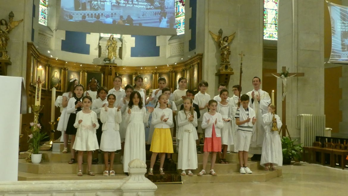 Les premières communions à Notre Dame et à Drumettaz