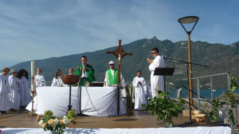 La messe de rentrée au bord du lac