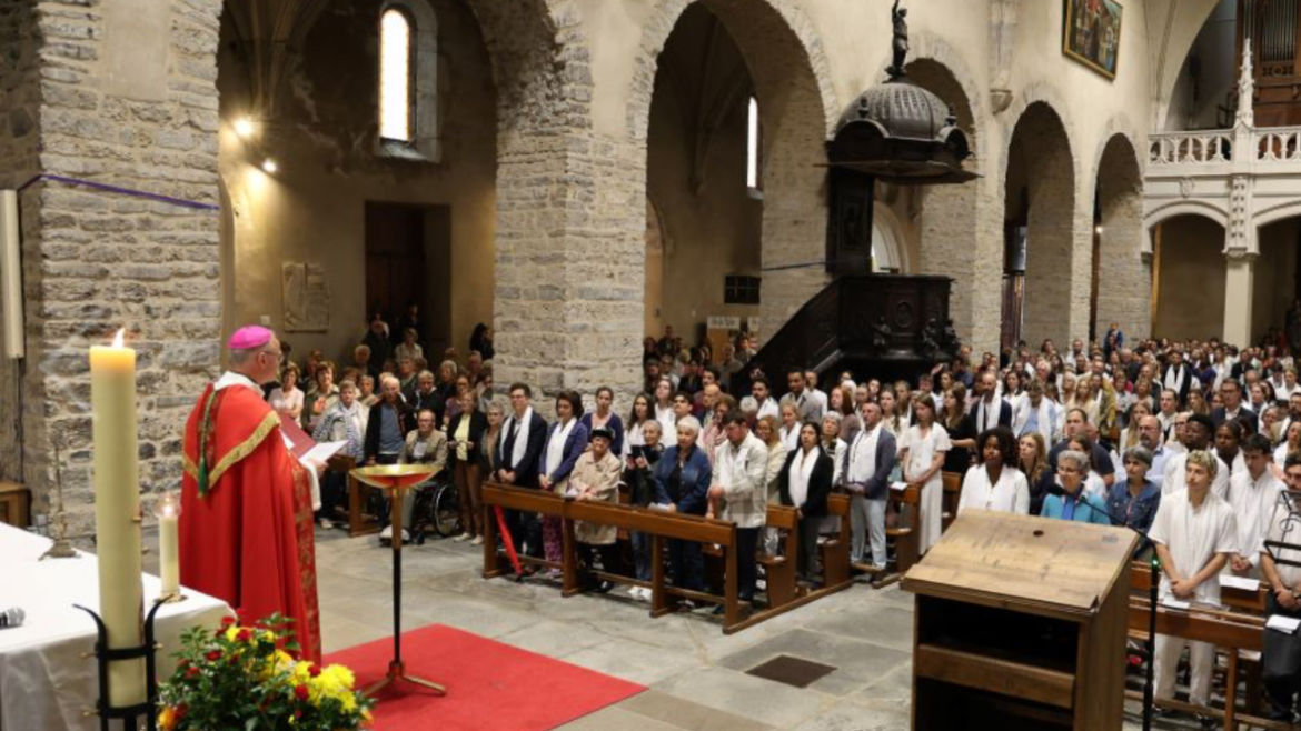 La confirmation de 99  adultes