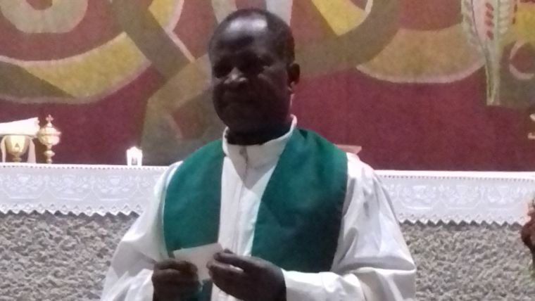 Le doyenné d’Aix les Bains accueille le père Guy Alain Andjélidou